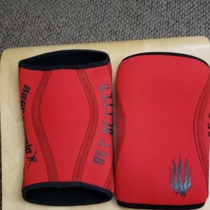 NWOT Bear Komplex Unisex red knee sleeves